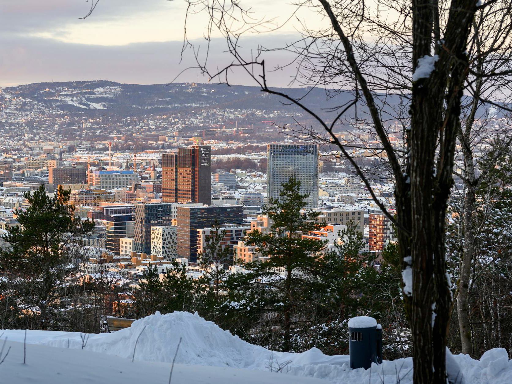 Oslo zimą: Kompletny przewodnik po zimowej stolicy Norwegii