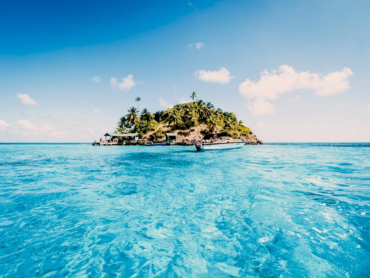 Karaibskie Wyspy na Budżecie: Jak Zwiedzać Egzotykę Bez Ruinowania Portfela