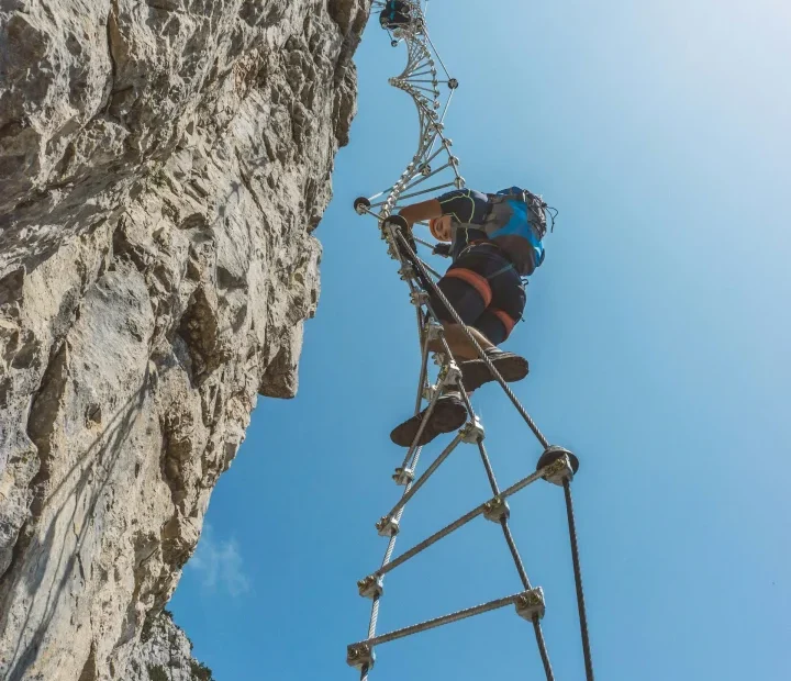 Via ferrata w Dolomitach – stalowe ścieżki do alpejskiego nieba