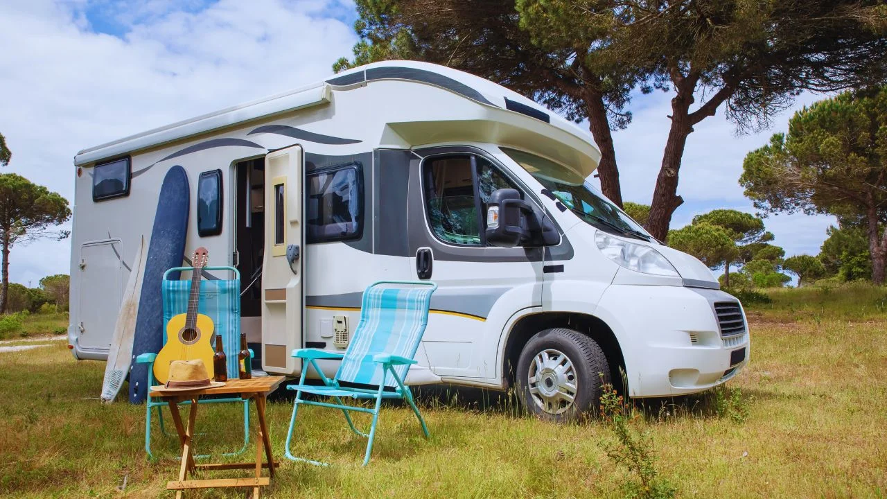 Kamper na miarę, czyli jak dopasować go do potrzeb podróżników