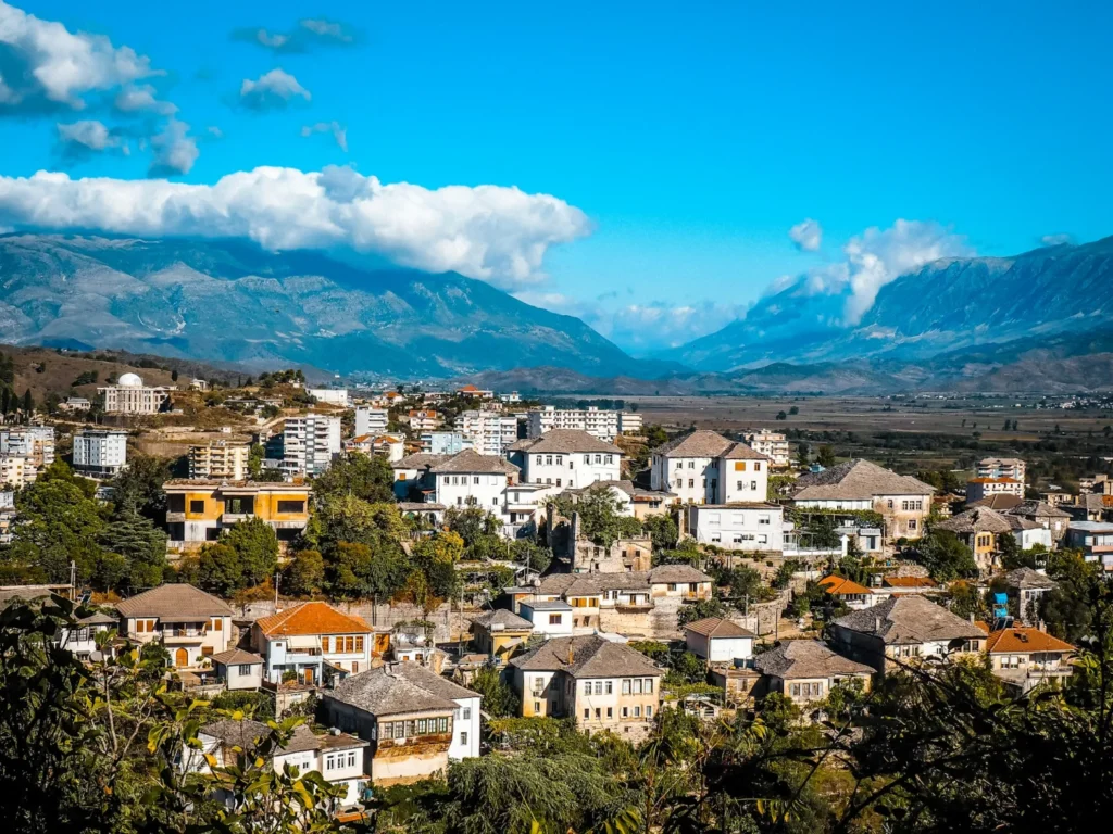 Albania – nowa perła Bałkanów. Dlaczego Polacy pokochali ten kraj?