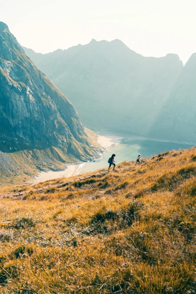 Norweskie Lofoty – „Tatry zanurzone w morzu”. Dlaczego warto odwiedzić?