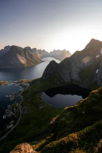 Norweskie Lofoty – „Tatry zanurzone w morzu”. Dlaczego warto odwiedzić?
