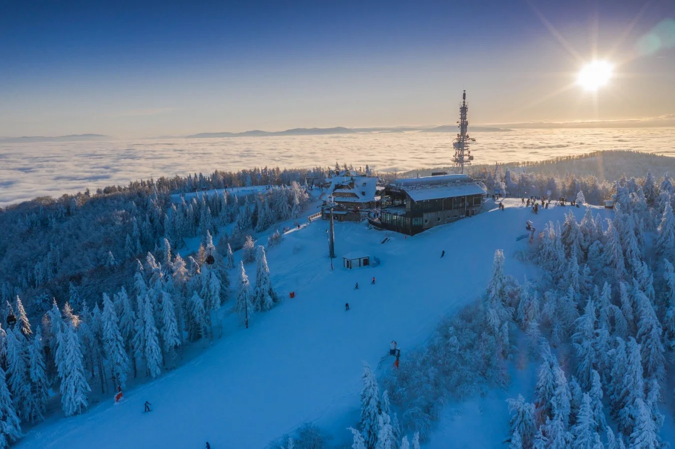 Jak spędzić ferie 2026? Propozycje dla rodzin z dziećmi