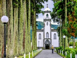 Jak odwiedzić 5 wysp Azorów i wejść na najwyższy szczyt Portugalii?