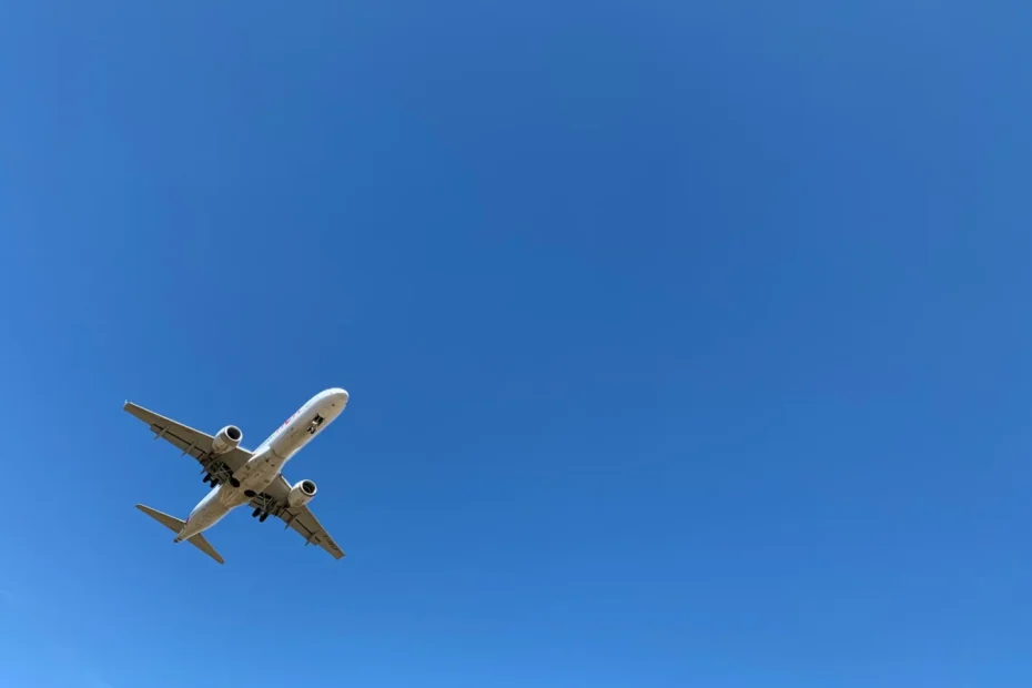 Odwołanie wakacji przez biuro podróży – co trzeba wiedzieć?