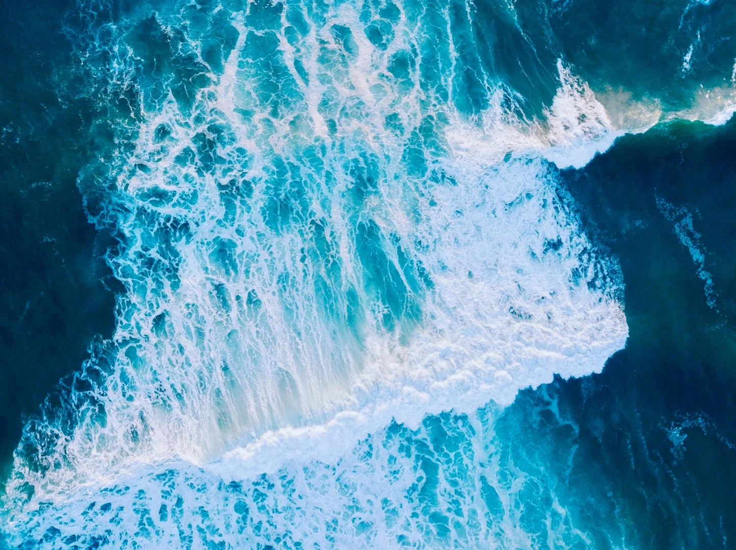 7 najlepszych ciepłych destynacji nad Atlantykiem z górami na wiosenny i letni urlop