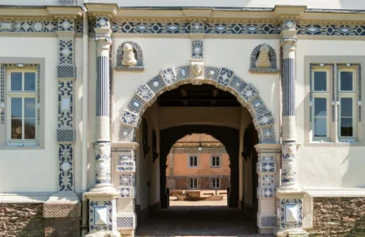 Detailed facade of a Renaissance archway in Bevern, showcasing historic architecture.