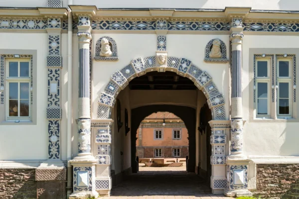 Detailed facade of a Renaissance archway in Bevern, showcasing historic architecture.