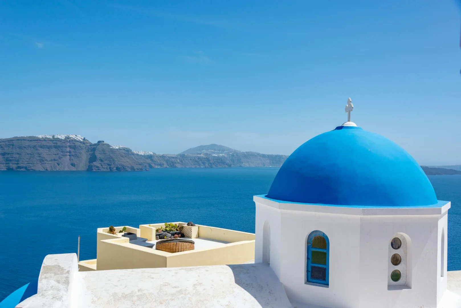 Santorini wakacje 2026 – ile naprawdę kosztują i jak zaplanować wyjazd za mniej