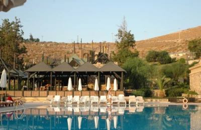 Cozy resort with pool and mountain views, perfect for a relaxing vacation getaway.