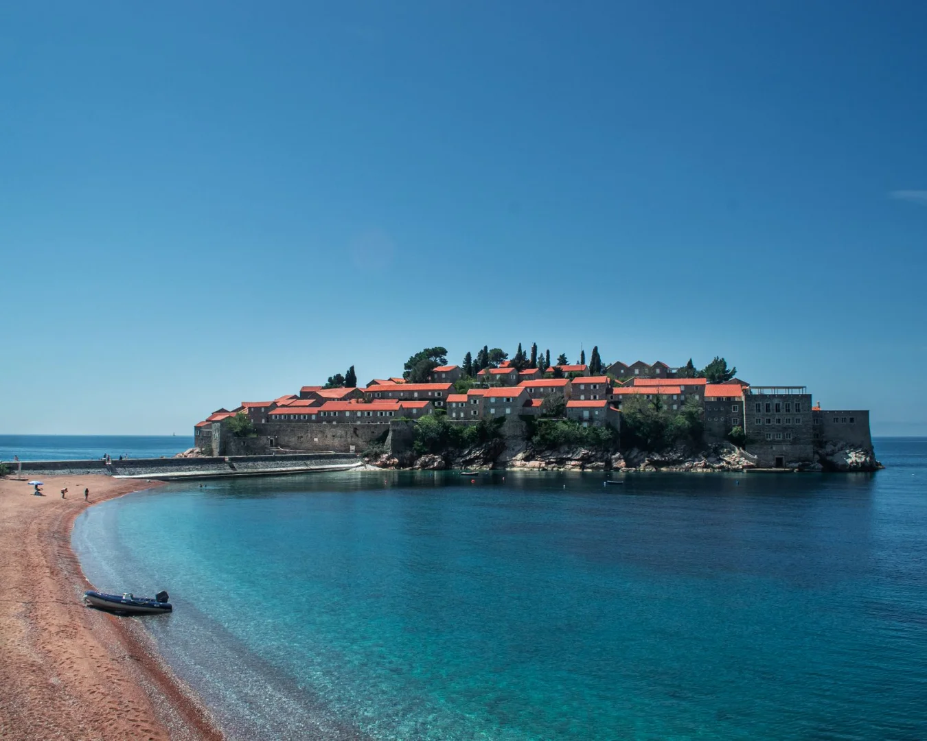 Petrovac: all inclusive wśród oliwkowych gajów