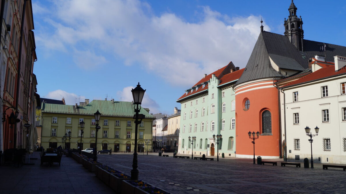Małe miasteczko, wielka fontanna i Roztocze tuż za miedzą – gdzie jechać na weekend w Polsce?