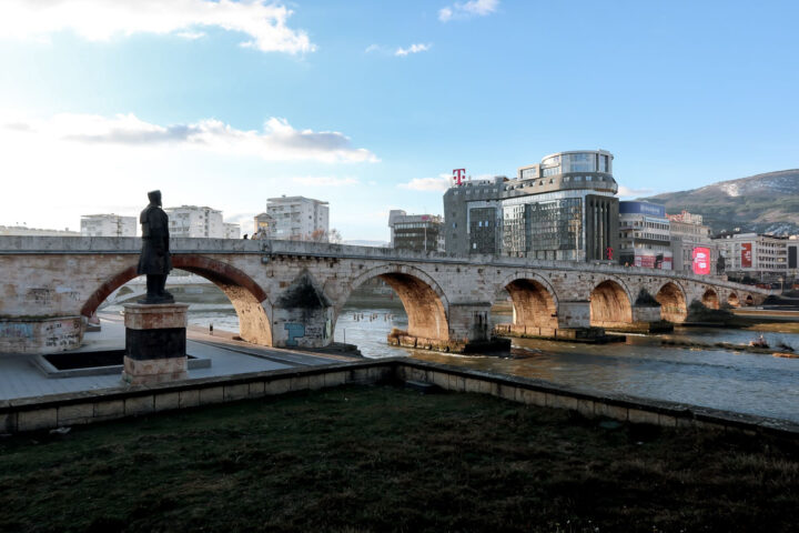 Jak odkryć Skopje: co zobaczyć i jak zaplanować weekendowy wypad