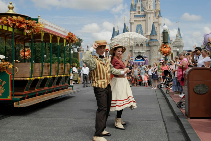 Rodzinna podróż do Disneylandu w Paryżu – jak ją zaplanować krok po kroku